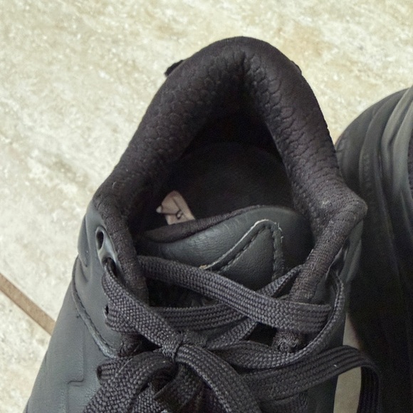 Hoka One One Women’s Bondi SR 6 Sneaker Slip Resistant - Picture 11 of 16